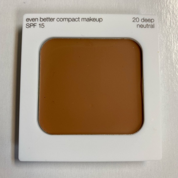 New Clinique Even Better Compact Makeup SPF 15 in 20 DEEP NEUTRAL - Picture 1 of 2